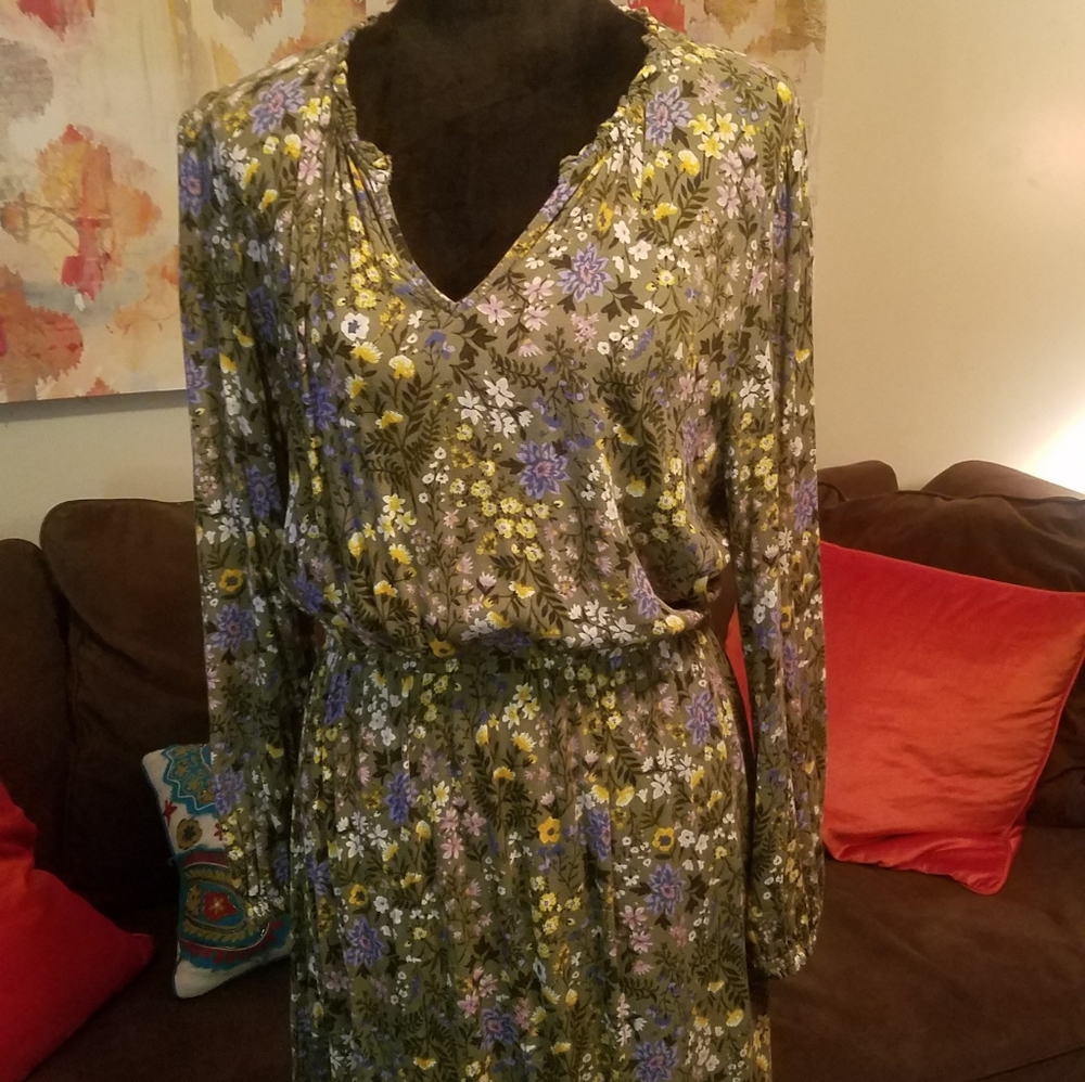 Dress - Picture 3 of 3